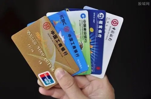 多少歲能辦銀行卡呢？